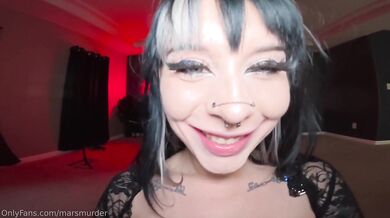 XXX Porno Se SweetMuffiins, která ukáže parádní kouření a olejové šukání kozama