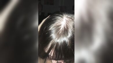 Elleslovexoxo dostane sperma na obličej po kouření