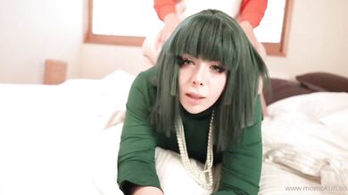 Momokun dostává tvrdé šukání v zeleném cosplayi Tatsumaki