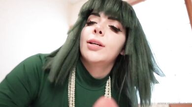 Momokun dostává tvrdé šukání v zeleném cosplayi Tatsumaki