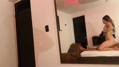 Karolayn_oficial natáčí žhavé šukání v motelu se svým přítelem