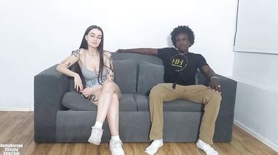 Chav1 polyká sperma po jízdě na velkém černém ptákovi
