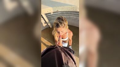 Blondýnka Cocoyogi šuká s cizincem na golfovém hřišti