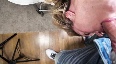 Německá influencerka Cornelia Ritzke má sex během masáže