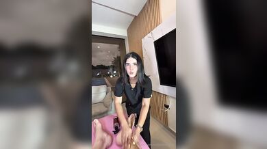 Masérka s velkým zadkem Michelle Rabbit je ošukána svým zákazníkem