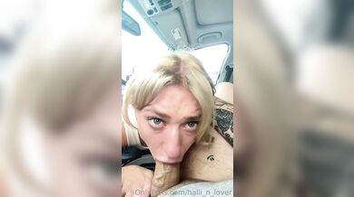 Blond-amatérka Wildhalli kouří v autě