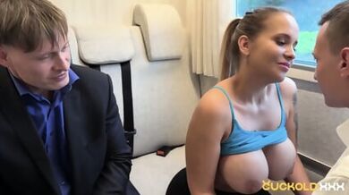 Nádherná prsatá manželka Jennifer Mendez v emotivní porno scéně