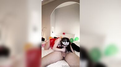 TheAshGoneWild ošukaná na své narozeniny velkým pérem