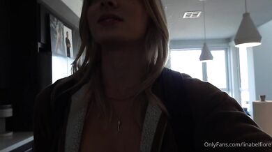 OnlyFans hvězda Lina Belfiore ve své sexy každodenní rutině