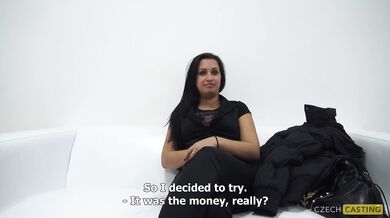 Nadržená prsatá amatérka Erika na Czech Castingu