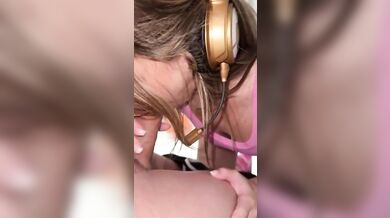 Kráska Renee Rose je ošukána na schodech mužem s velkým černým penisem