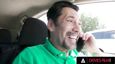 Madison Morgan ukazuje kundičku na parkovišti a pak prosí o anál před manželem