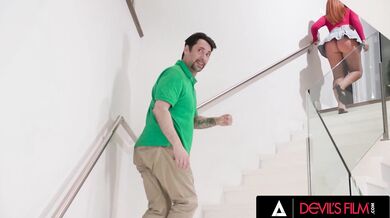 Madison Morgan ukazuje kundičku na parkovišti a pak prosí o anál před manželem