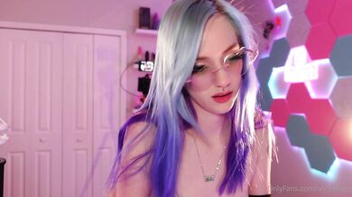 Teenka Ivy_Celeste šuká při hraní her