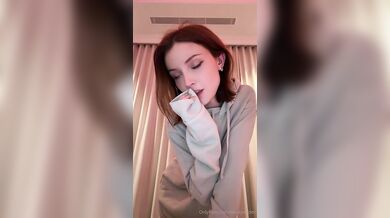 Zrzka Dainty Wilder provokuje v mikině svého bývalého