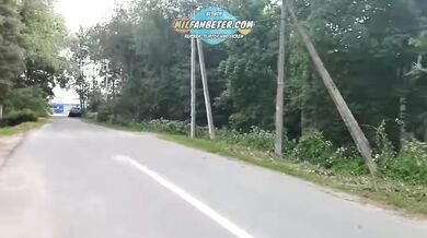 Odhalila prsa kolemjdoucímu a vykouřila mu ptáka