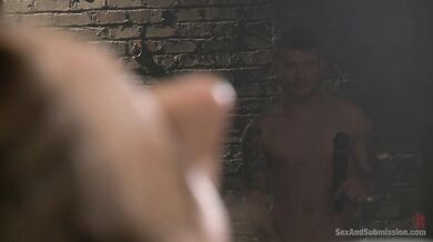 Abella Danger v hardcore BDSM pornu