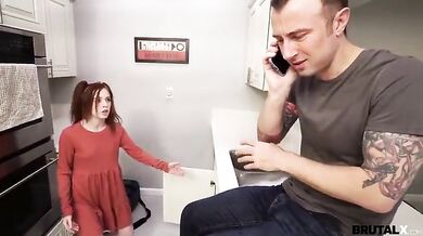 Drzá nájemnice je vyplněna velkým tvrdým ptákem