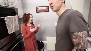 Drzá nájemnice je vyplněna velkým tvrdým ptákem