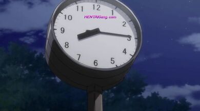 Anime děvka ve veřejném parku si sundá kalhotky, aby si pohrála s vlhkou kundičkou