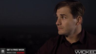 Sex na jednu noc s nádhernou brunetkou Zoey Sinn s velkými prsy, kterou tvrdě šukají