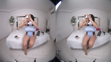 Alhana Pulido v sólovém VR porno videu