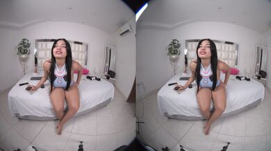 Alhana Pulido v sólovém VR porno videu