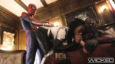Spideypool se vrací s Deadpoolem a Spidermanem, kteří tvrdě šukají Anu Foxxx