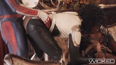 Spideypool se vrací s Deadpoolem a Spidermanem, kteří tvrdě šukají Anu Foxxx