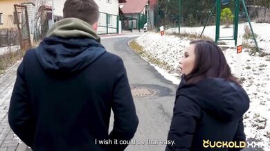 Nadržená coura v ohromující scéně s paroháčem