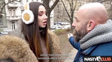 Nadržená sexy mladá manželka v erotickém filmu pro dospělé