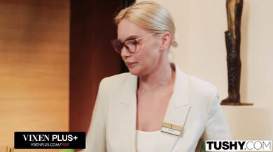 Ohnivá siréna Eva Generosi roztahuje svou bezchybnou malou prdelku při vášnivém análu