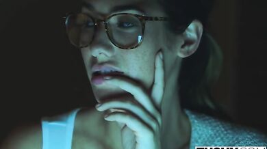 Pěkná kočka si užije anální šukání