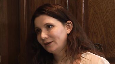 Zralá žena Deauxma je perfektní lektorkou pro svého černého studenta