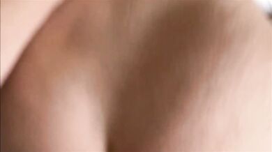 Sexy prsatá MILF kráska jezdí na tvrdém ptáku svého nevlastního syna