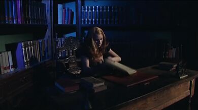 Faust (2002) s Dorou Venter
