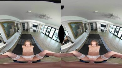 Macecha jezdí na ptáku ve VR