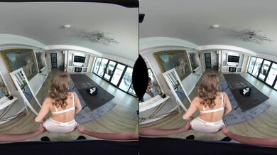 Macecha jezdí na ptáku ve VR
