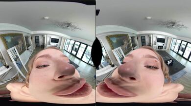 Macecha jezdí na ptáku ve VR