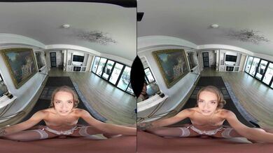 Macecha jezdí na ptáku ve VR