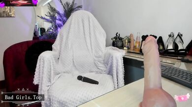 Žhavá kočka předvádí fetiš nohou