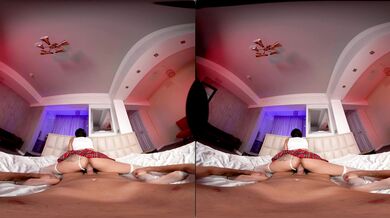 Sexy kočka v síťovaném prádle ve VR pornu