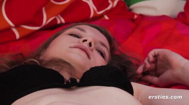 Super roztomilá Němka Anna zkouší něco nového