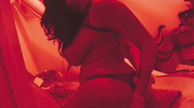 Luscious Lopez a Gianna Michaels kouří ptáky při skupinovém sexu
