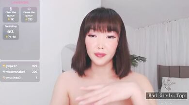 Hezká asijská teenka v provokativní show