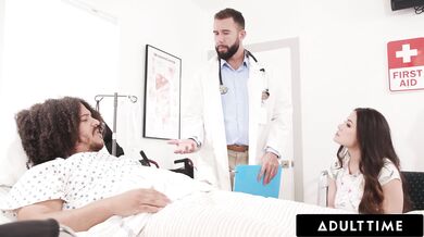 Nadržená kočka Alison Rey poníží manžela tím, že šuká s jeho doktorem!
