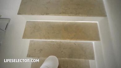 Luxury Mur potřebuje někoho, kdo uspokojí její touhy