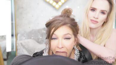 Blonďatá služka ti v POV udělá dobře