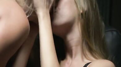 Lesbické přítelkyně na romantickém porno videu