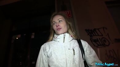 POV šukání nymfomanky za rychlý prachy!